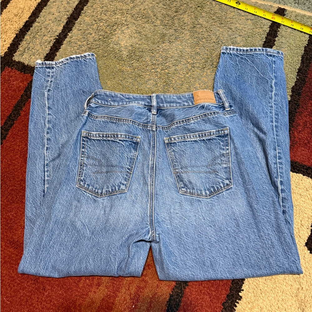 American Eagle Outfitters mom jeans 4